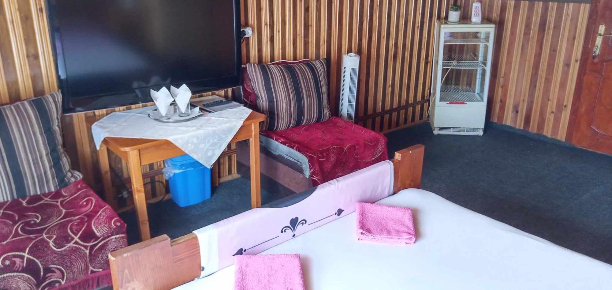 Hostel Intim 95 Ron Bîrlad Eksteriør billede